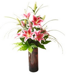 Pink Lily Vase  Davenport Florist - Same Day Flower Delivery - Flower Power 